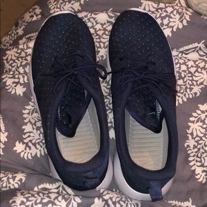 Navy Blue Nike Roshes